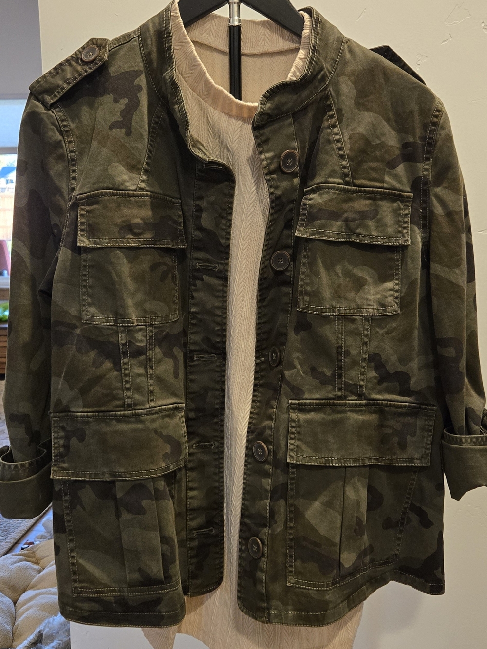 Sanctuary Cotton Camo Utility Jacket Gwith Sleeveless Beige Mock Neck Undershirt